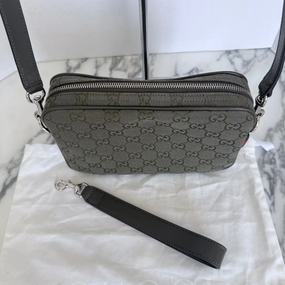 Gucci GG Supreme Canvas Crossbody Messenger Bag Olive Green 634802